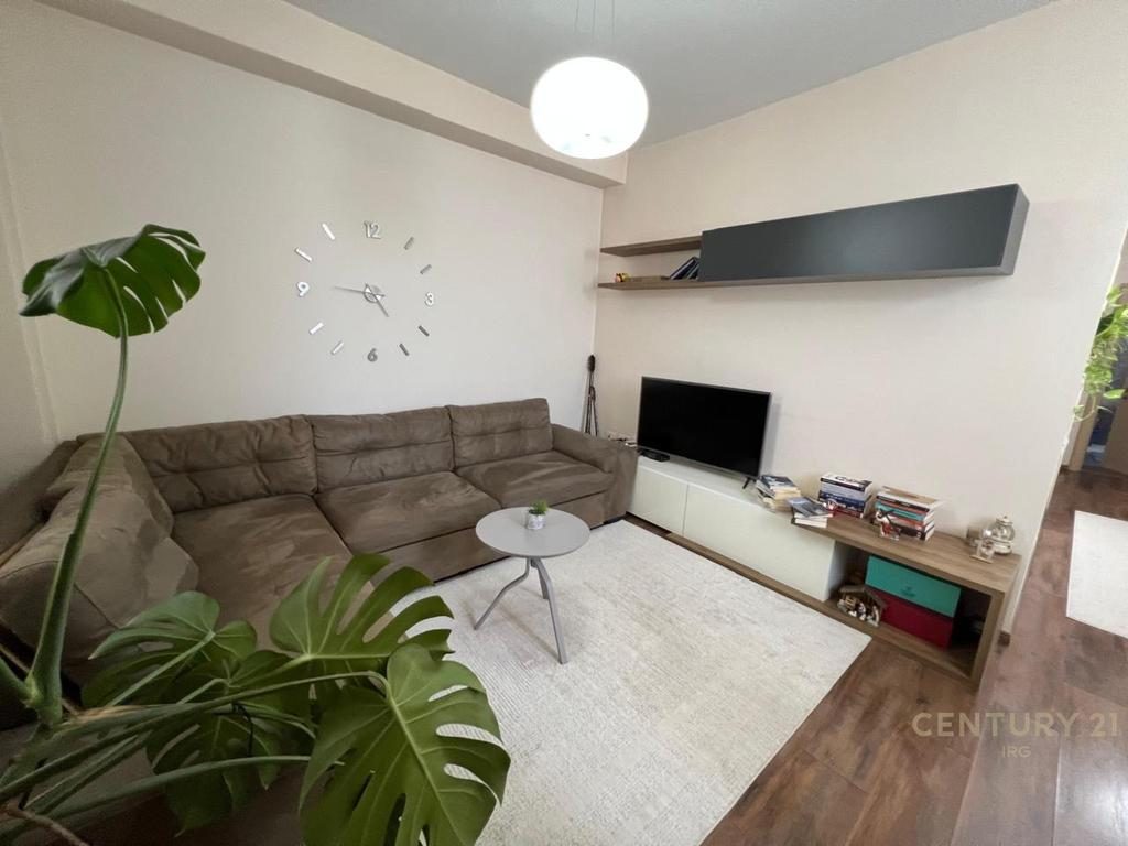 Apartament 2+1 me qera tek Rr 5 Maji