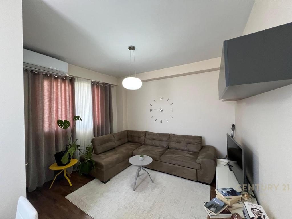 Apartament 2+1 me qera tek Rr 5 Maji