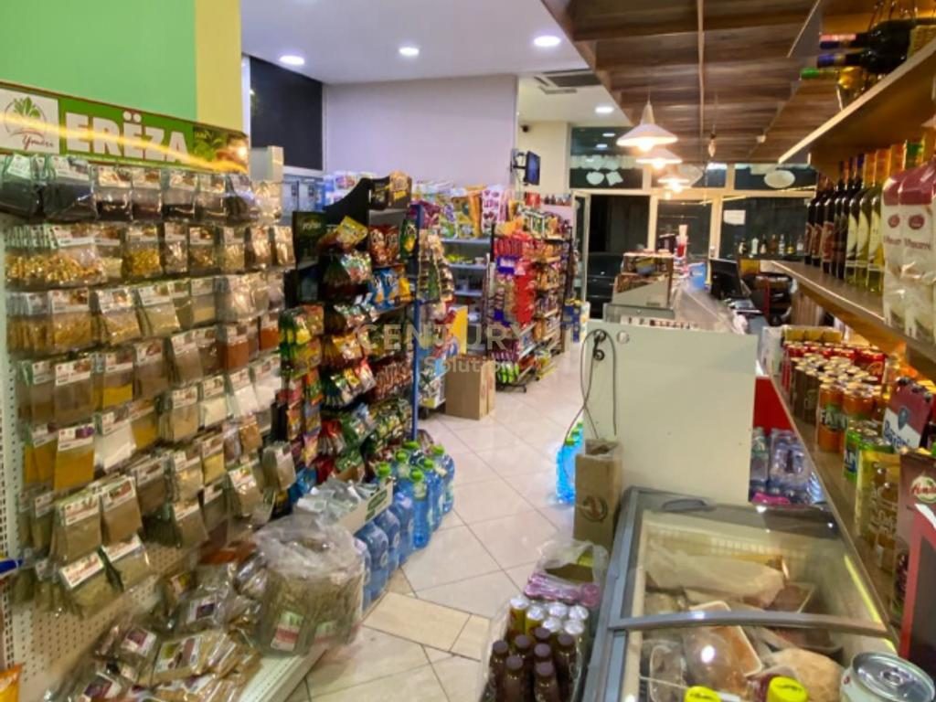 SHITET NJËSI KOMERCALE 77 M² BUZE RRUGE NË FRESK – ME QIRA AKTIVE DHE GATI PËR INVESTIM!