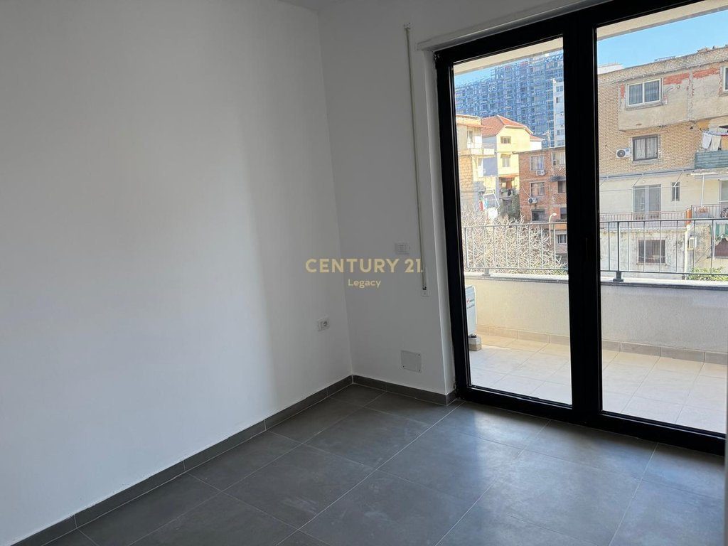 Jepen me Qira 1 Apartamente – Rruga Karl Gega, Tiranë Kompleksi LURA