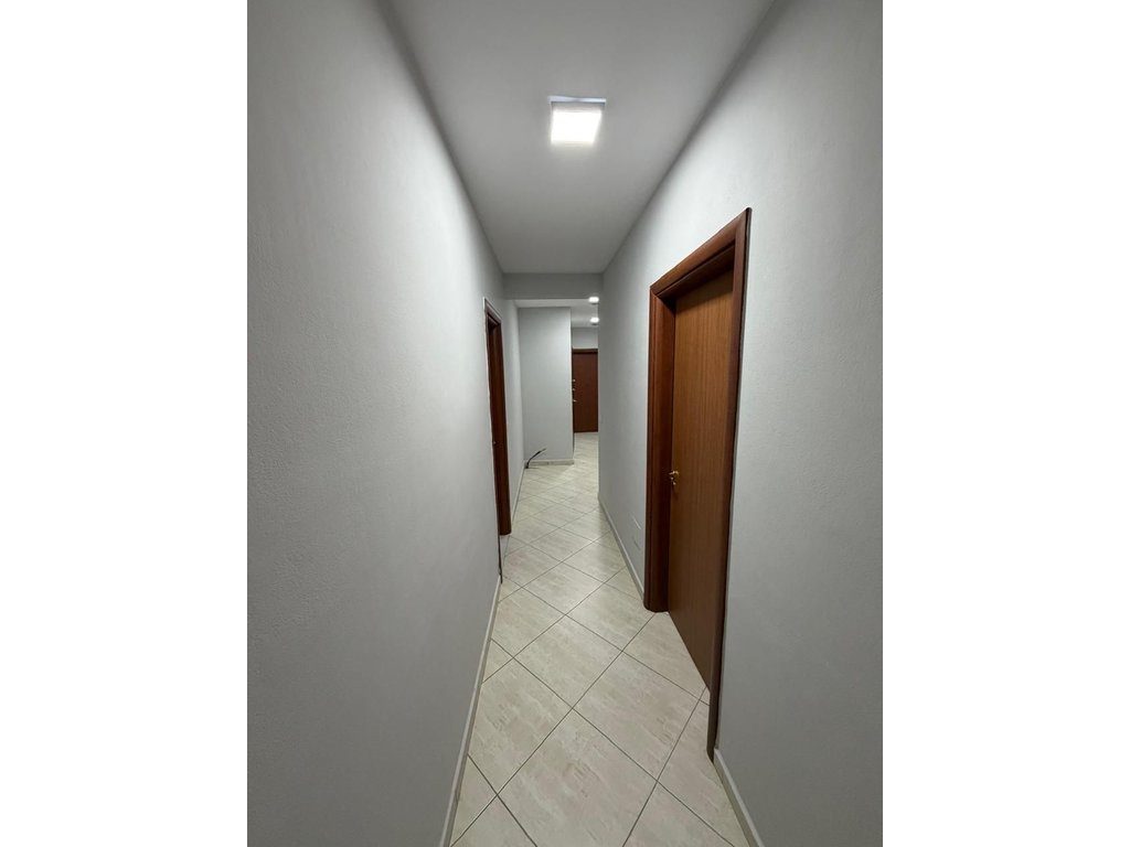 Jepet me qera apartament 2+1 në zonën e Jordan Misja