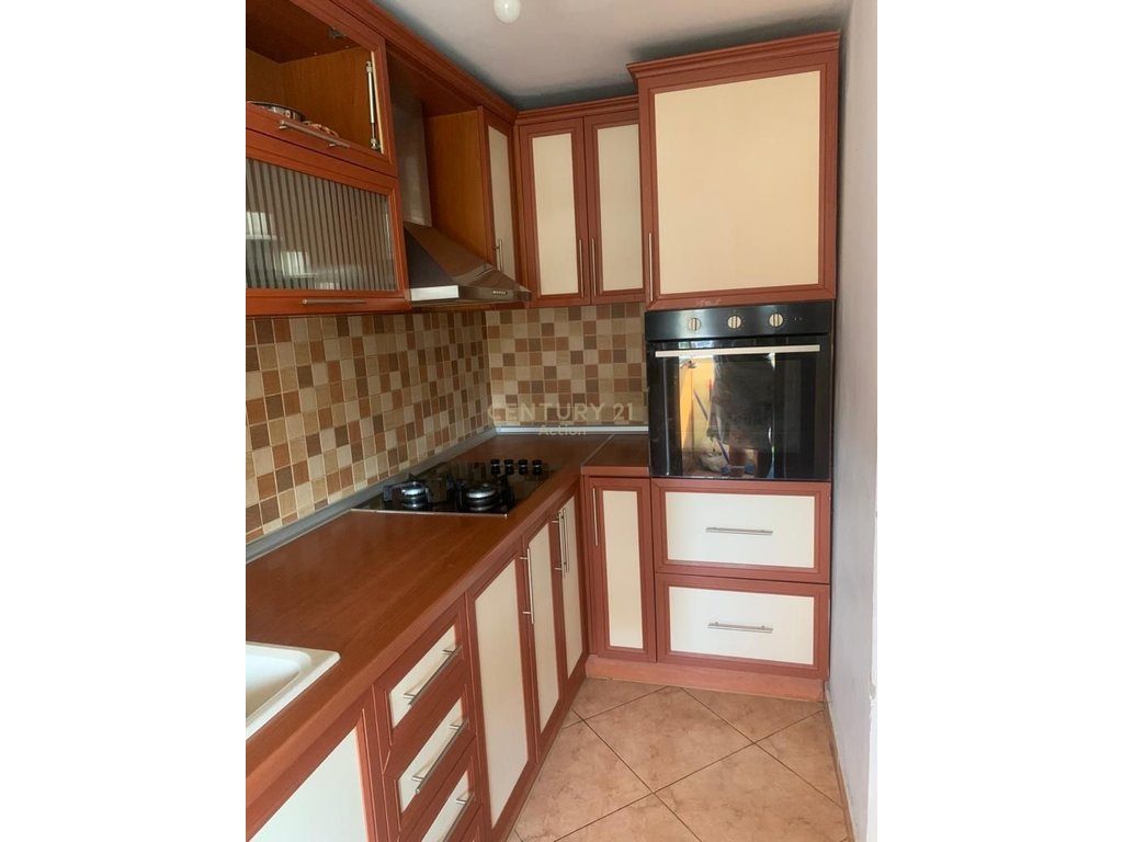 🏡 SHITET APARTAMENT 2+1 – TEK SHESHI AVNI RUSTEMI