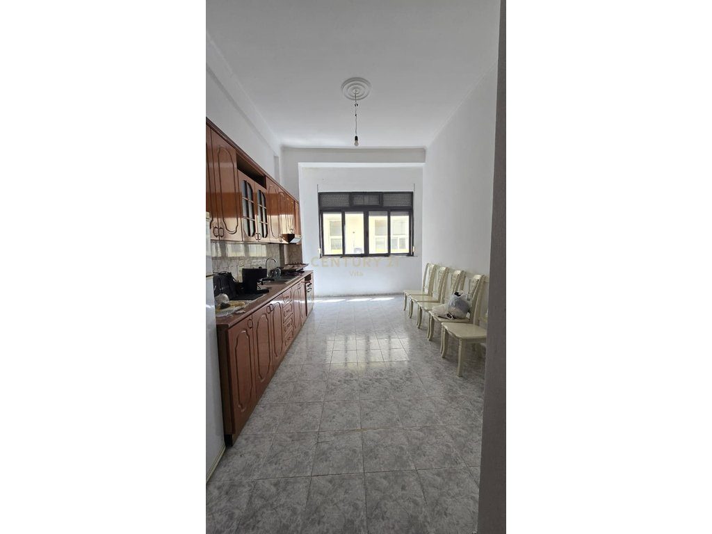 SHITET APARTAMENT 1+1 NE QENDER TE DURRESIT!!!!