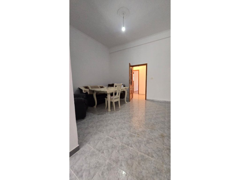 SHITET APARTAMENT 1+1 NE QENDER TE DURRESIT!!!!