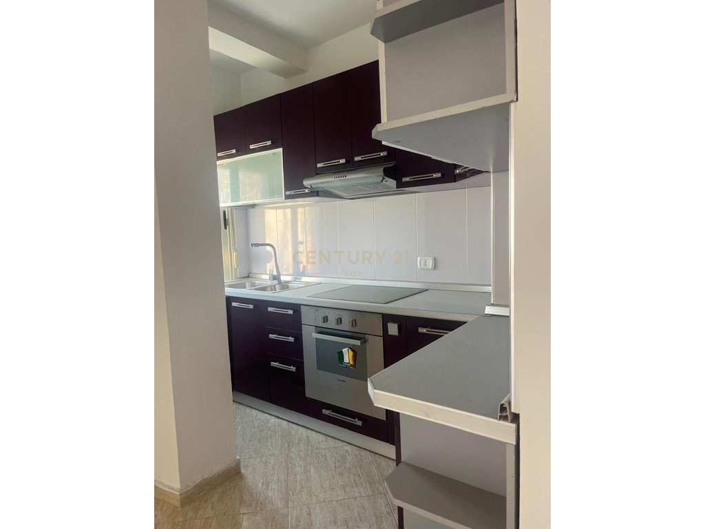 SHITET APARTAMENT ME PAMJE DETI TEK VILA E ZOGUT , DURRES !!!!