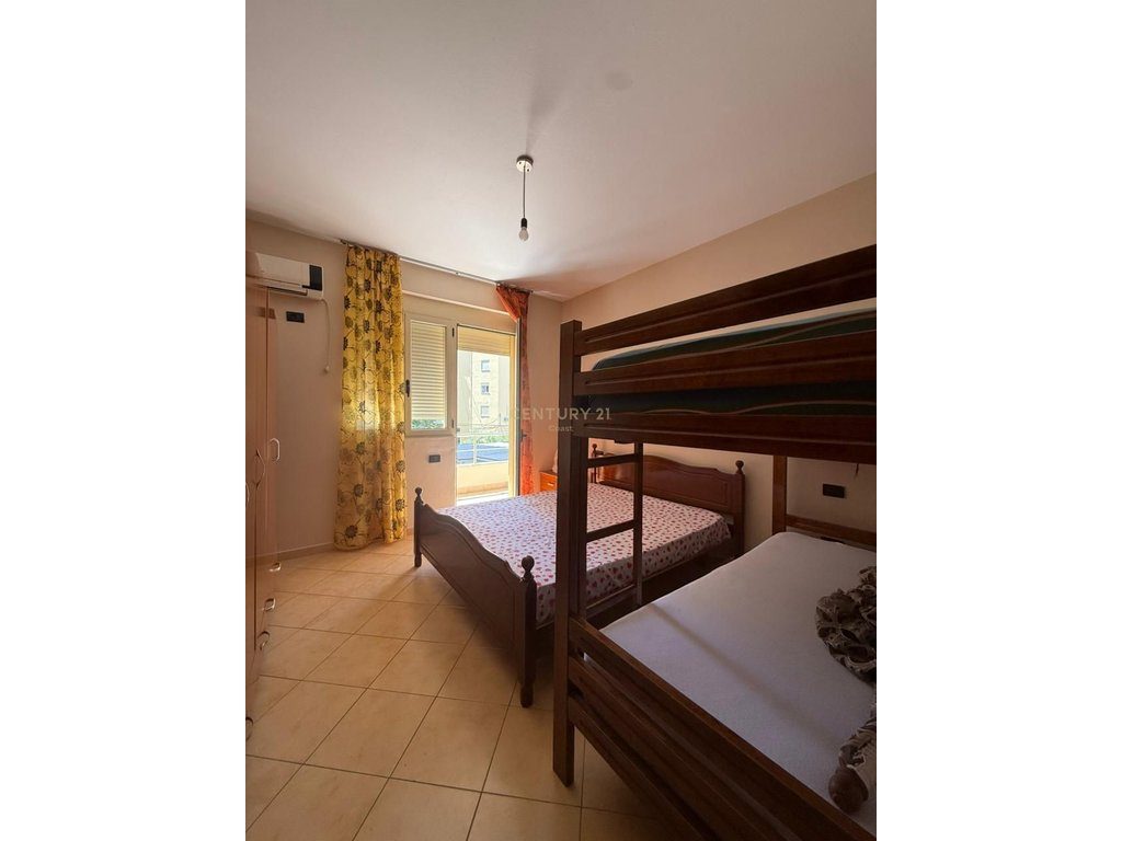 SHITET APARTAMENT 1+1+2  NE LUNGOMARE 1 PRANE SHKOLLES SE "MARINES"