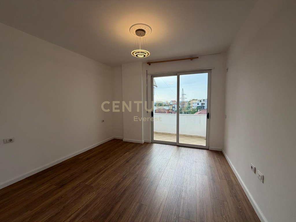 FRESKU, SHESIM APARTAMENT 2+1+2