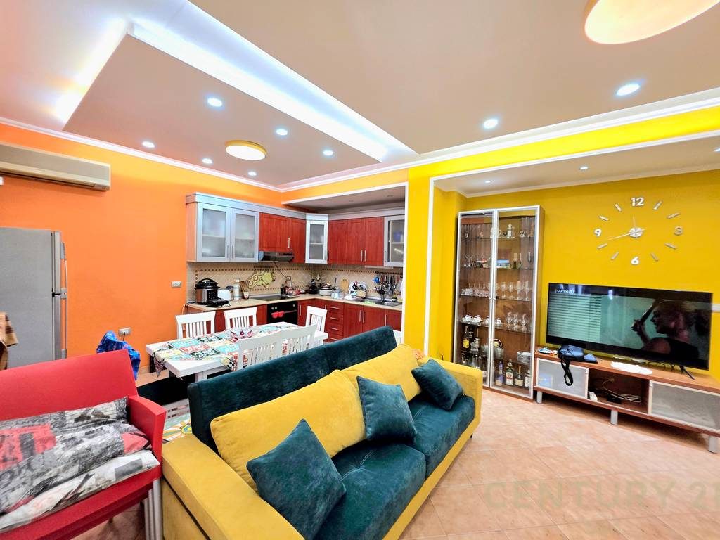 SHITET APARTAMENT 2+1+2 NE MALIN E ROBIT