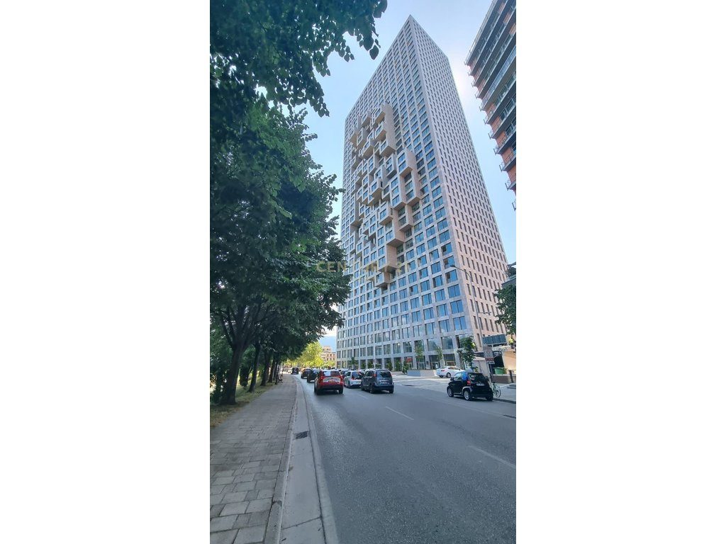 Zyre Për Shitje në Downtown One!