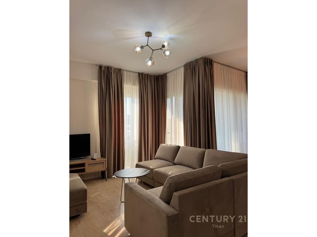 Apartamenr modern 2+1+2 per qira te Rruga e Kosovareve