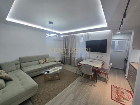 Shitet Apartament 1+1 te Brryli, përballë Maternitetit të Ri