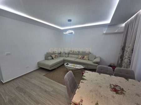 Shitet Apartament 1+1 te Brryli, përballë Maternitetit të Ri