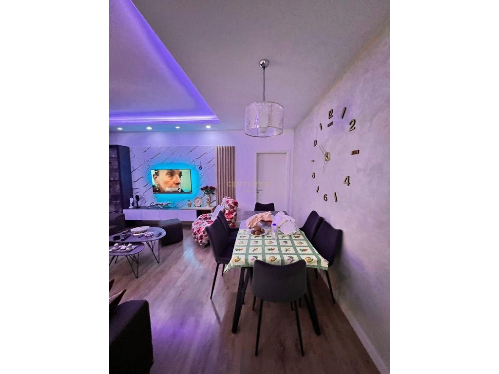 Shesim Apartament 2+1+2 në Shkozë , Tek Kompleksi Tom Doshi