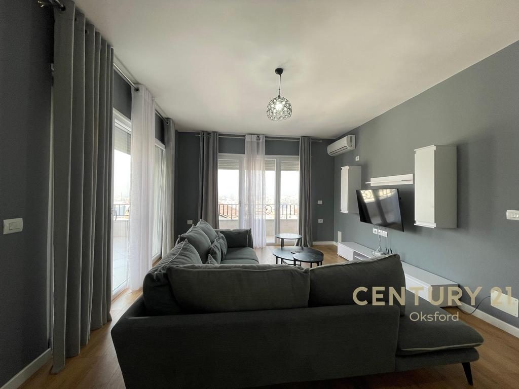 APARTAMENT PËR QIRA 2+1+2+POST PARKIMI TE KOPSHTI BOTANIK!