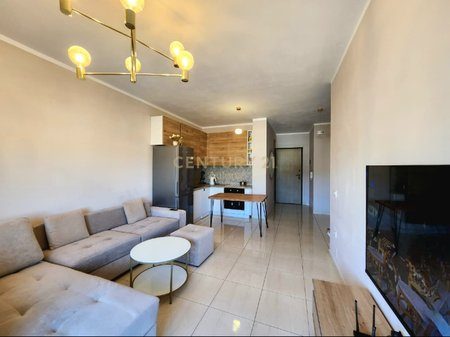EXCLUSIVE  Vlora One Living - Shitet Apartament 1+1 me Pamje Deti !