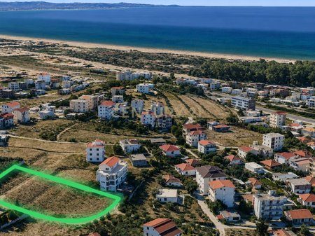 Shitet tokë 800 m² në Plepa / Shkallnur (500 m² arë + 300 m² truall)