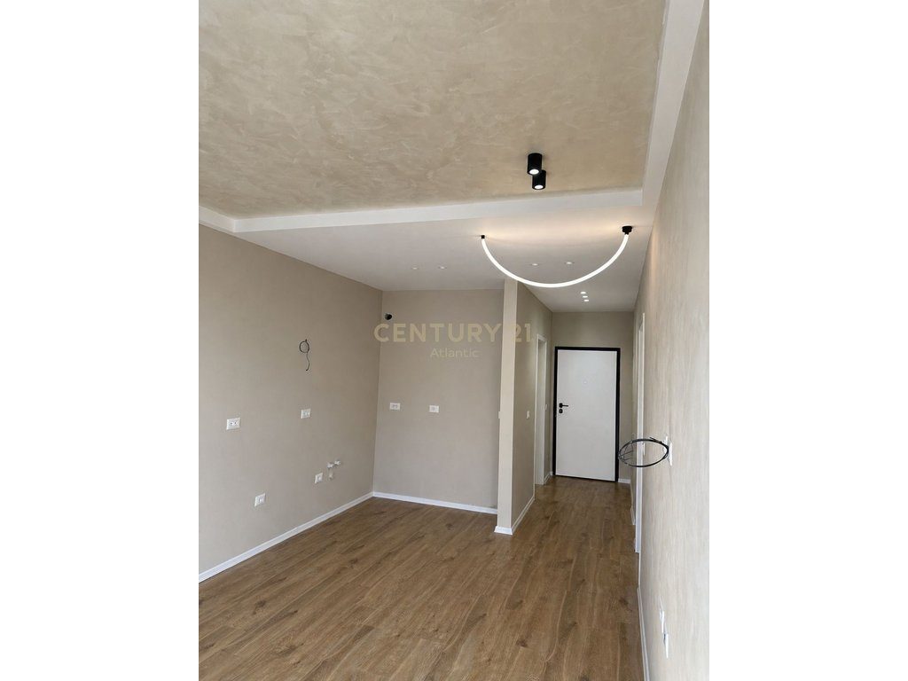 Apartament 1+1 Për Shitje në Mali i Robit.