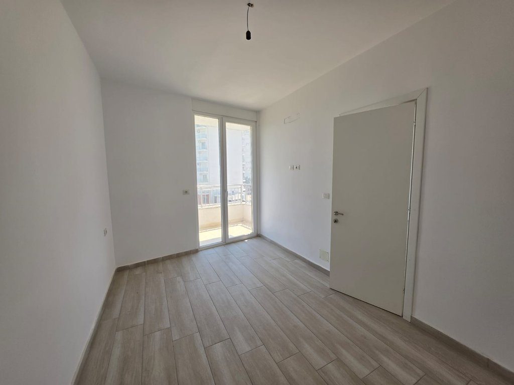 SHITET APARTAMENT 1+1, SHENGJIN