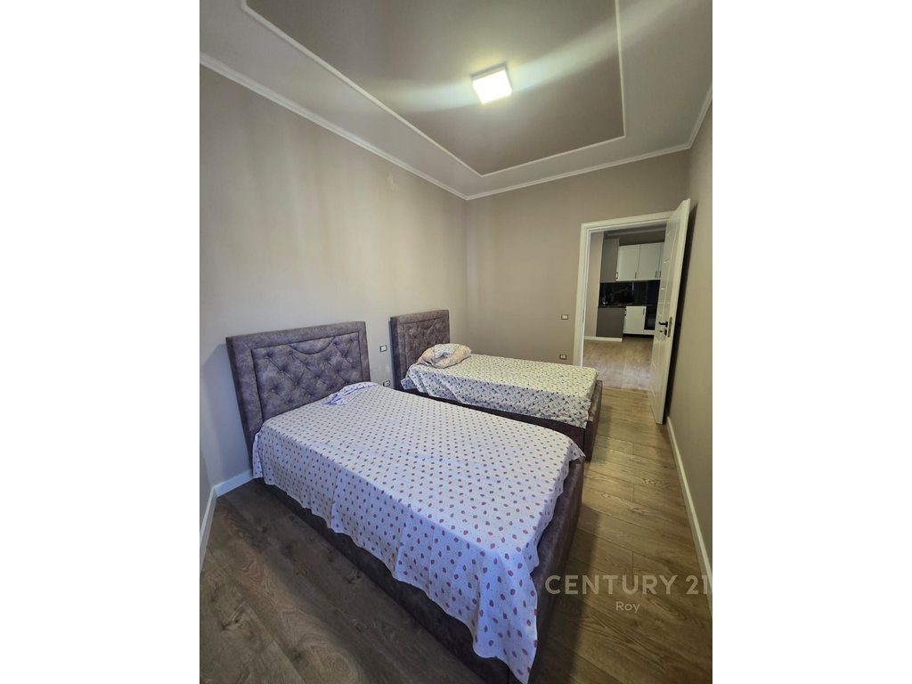 Apartament 2+1 në shitje prane vilave te vienes ne Golem!!!