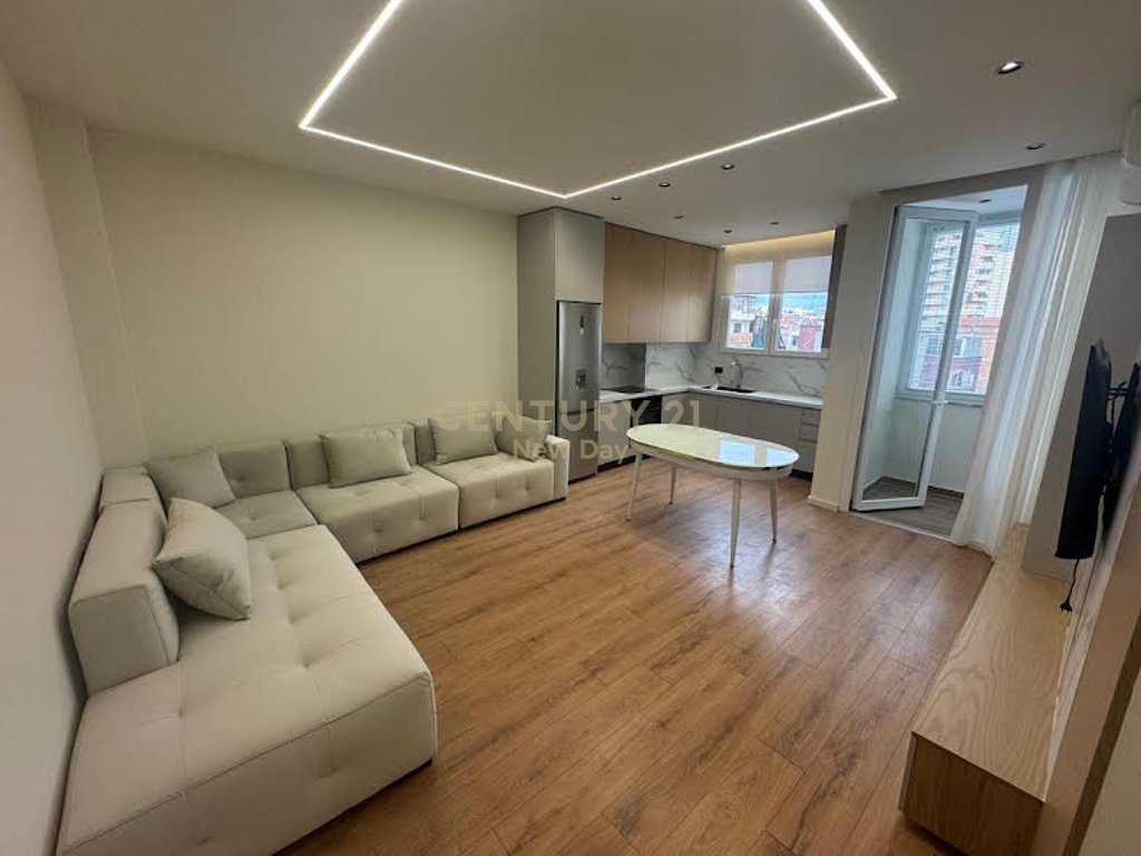 Jepet me qira apartament 1+1 prane BLUE STAR