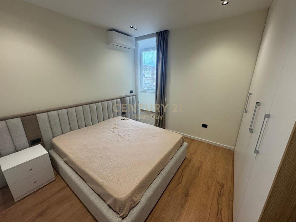 Jepet me qira apartament 1+1 prane BLUE STAR