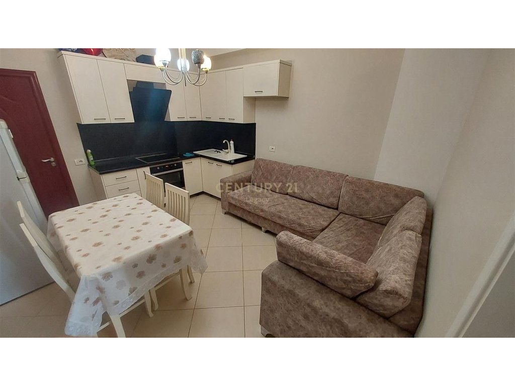 Apartament 1+1 me Qira në Astir. 400 € /Muaj