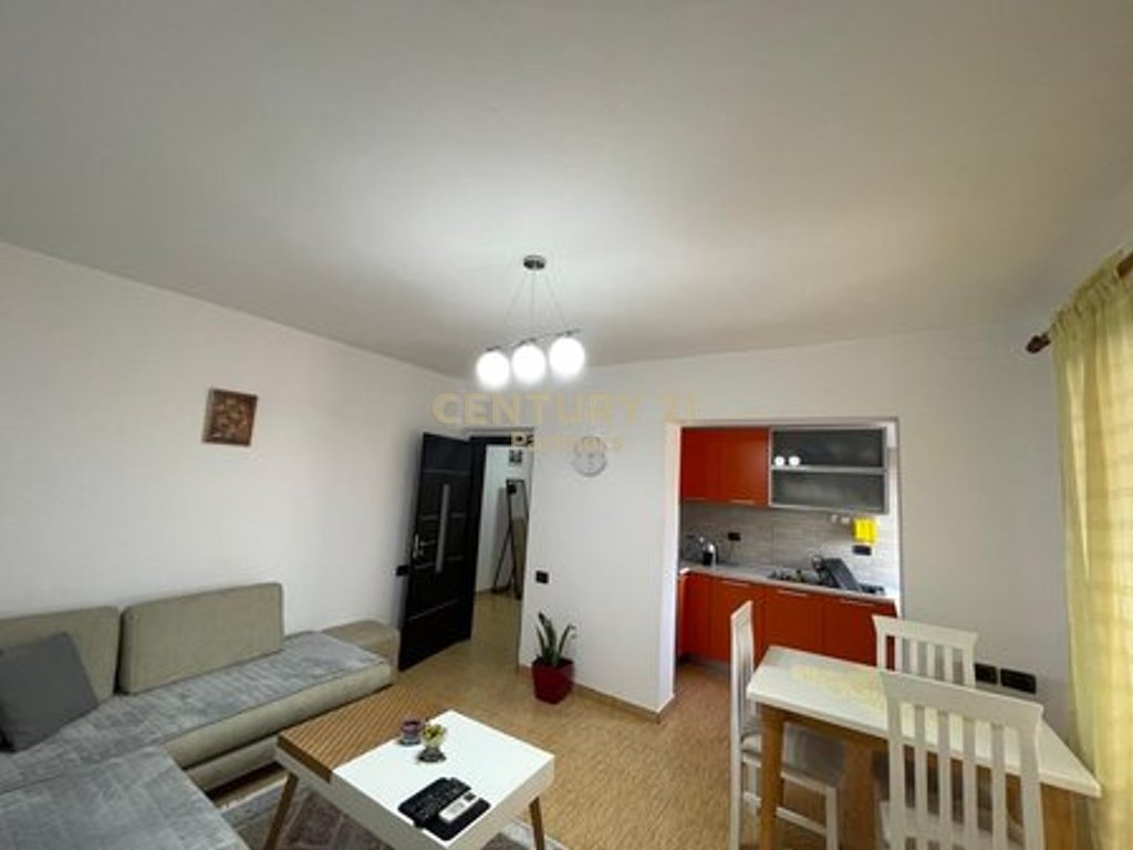 JAPIM ME QIRA APARTAMENT 1+1 PRANE FUSHES SE ALI DEMIT