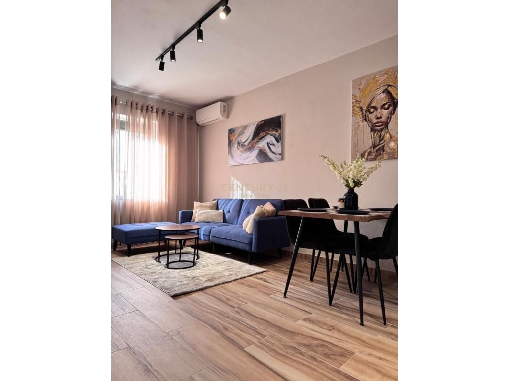 Apartament 2+1 Me Qira në Qender  te Durrësit - 700€ | 73 m²