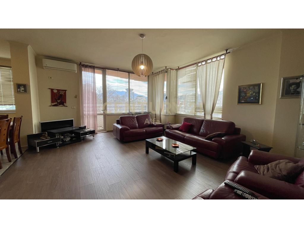 Apartament 2+1+2 për Qira në Myslym Shyr – pranë Drejtorisë së Policisë!
