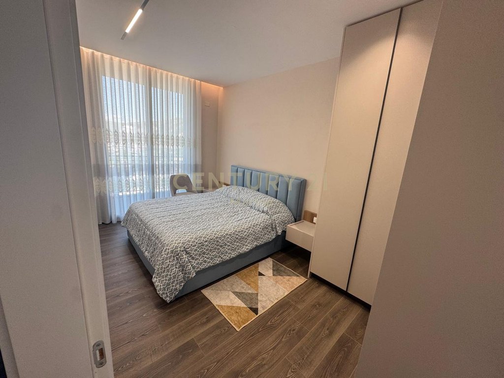 APARTAMENT 2+1+POST PARKIM PER QERA,NE CENTRALE!