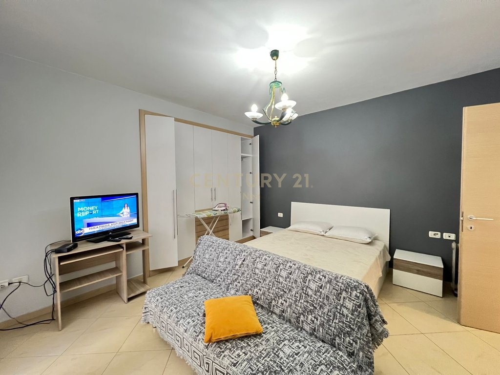 Apartament 2+1+2 plus post parkimi me qira tek Kopshti Botanik!
