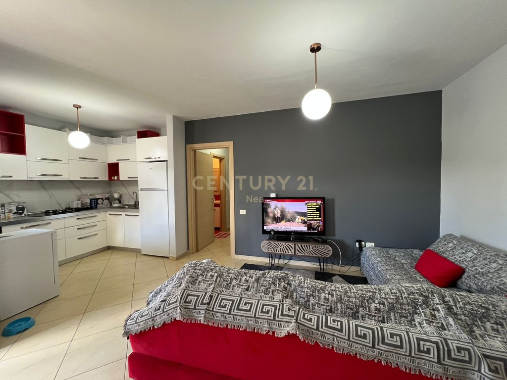 Apartament 2+1+2 plus post parkimi me qira tek Kopshti Botanik!