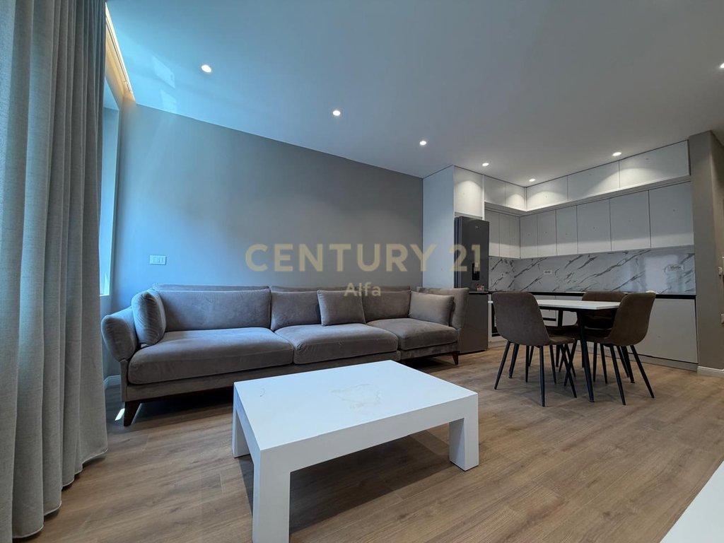 Jepet me qira apartament 1+1+1 Post parkimi në Kompleksin Xheluks,Rruga e Elbasanit!
