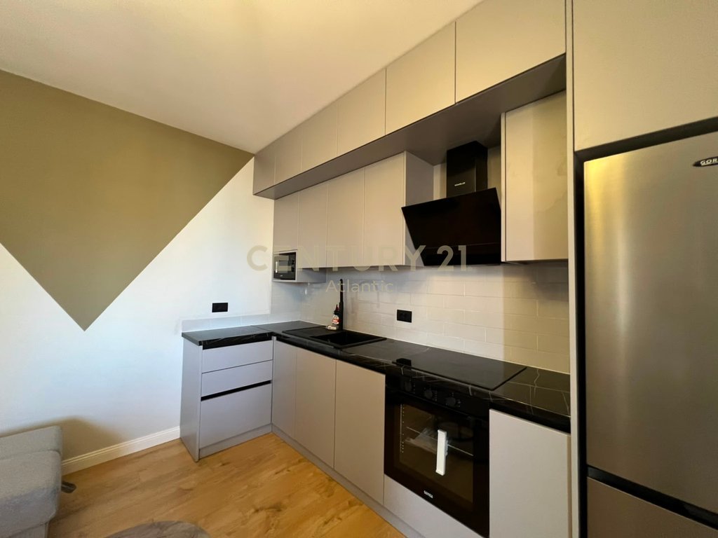 SHITET APARTAMENT 1+1 I MOBILUAR NE SHKEMBIN E KAVAJE DURRES !