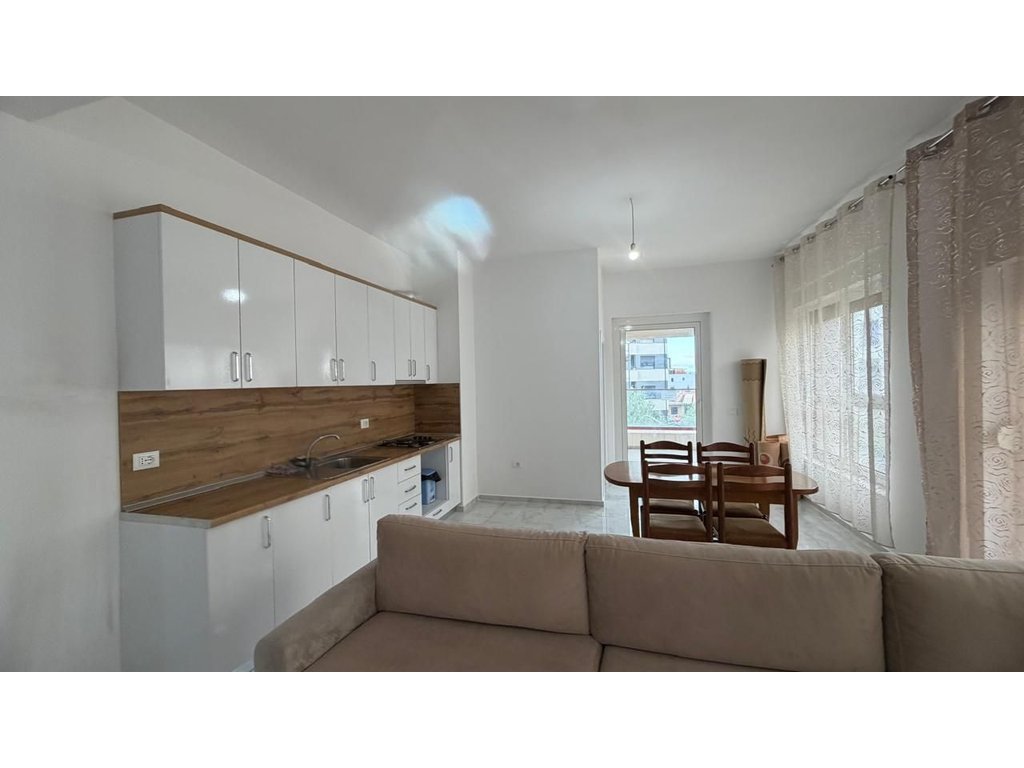 Apartament 2+1 Me Qira në Ali Demi, Tiranë