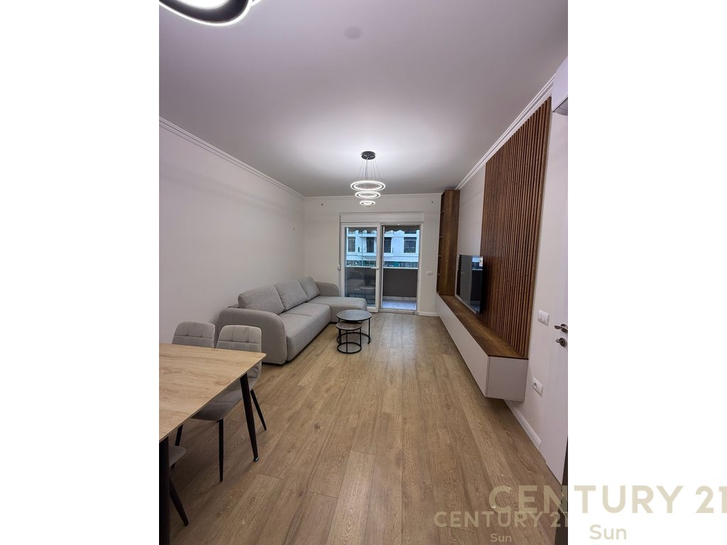 Apartament Per Qera NE KOMUNEN E PARISIT!
