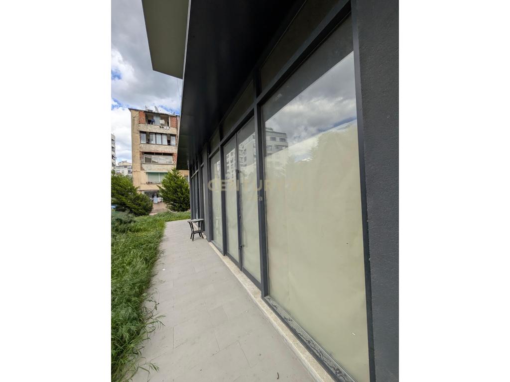 Shitet Njesi Komerciale ne Rr.Mihal Grameno  - 55,000.00€ | 20m²