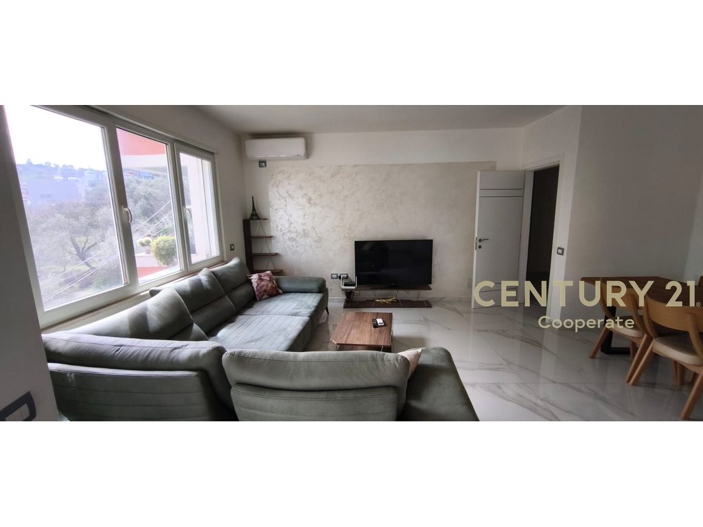 JAPIM ME QIRA APARTAMENT 2+1 TEK LIQENI I THATË