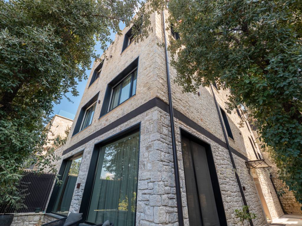 Shesim vile individuale me pishine tek Secret Garden Residence