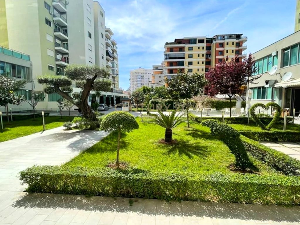 Apartament 2+1 me Verandë në Shitje te Kompleksi "Green Tower", Vlorë