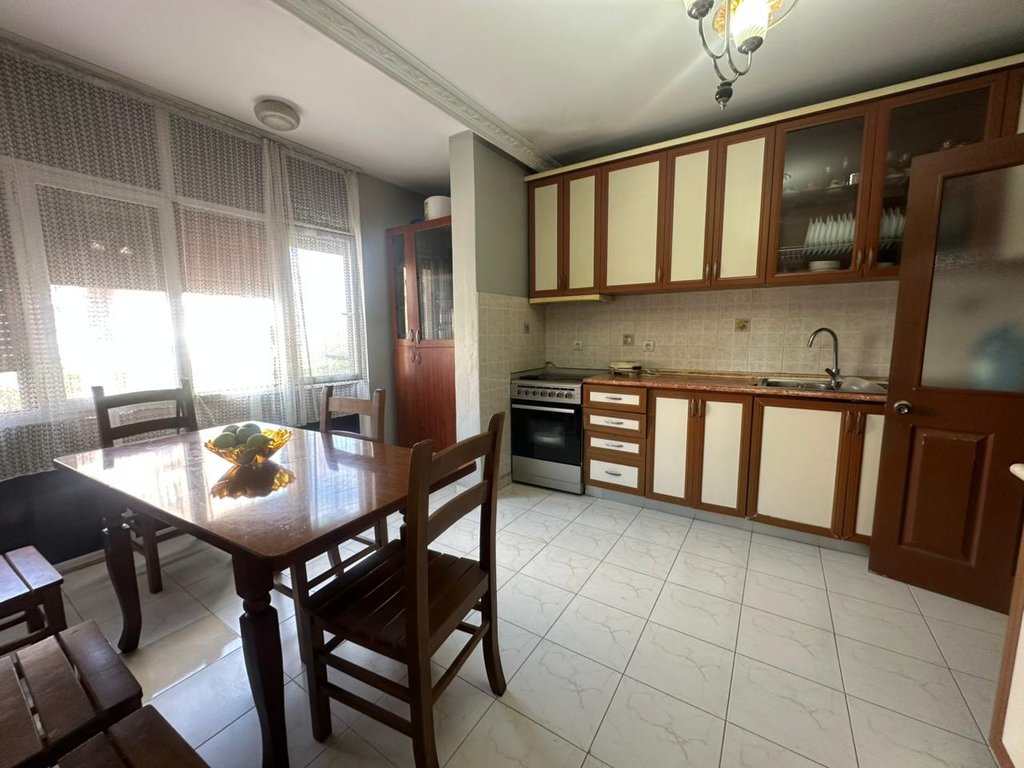 BLLOKU GINTASH, SHESIM APARTAMENT 2+1+2