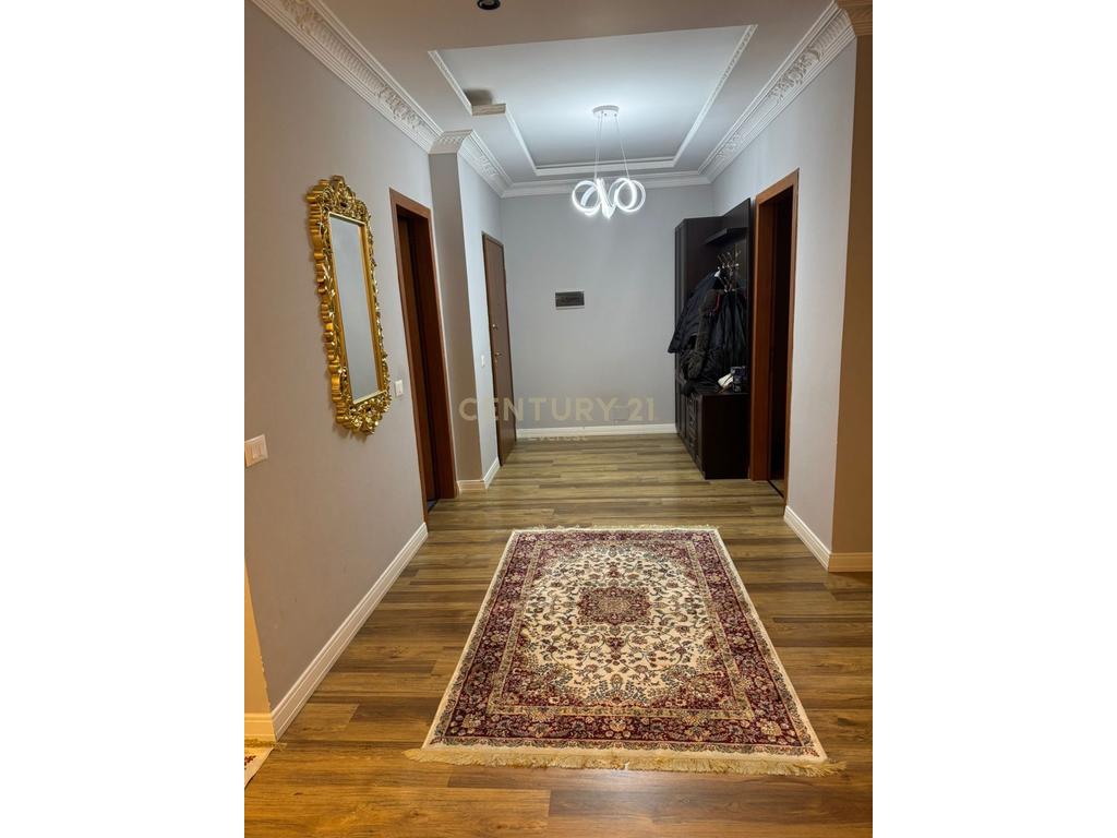 YZBERISHT, APARTAMENT 2+1 PER QIRA