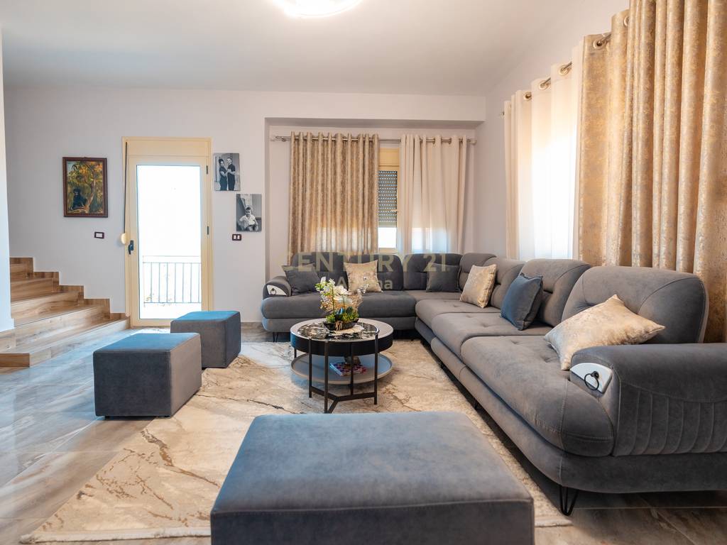 Shtëpi 2+1 Për Shitje në Tragjas, Vlorë - 295,000€ | 318 m²