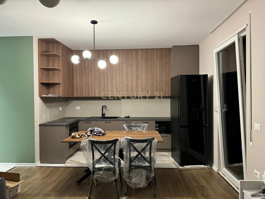 APARTAMENT 2+1+2 PER QIRA TEK TRIO TOWER !