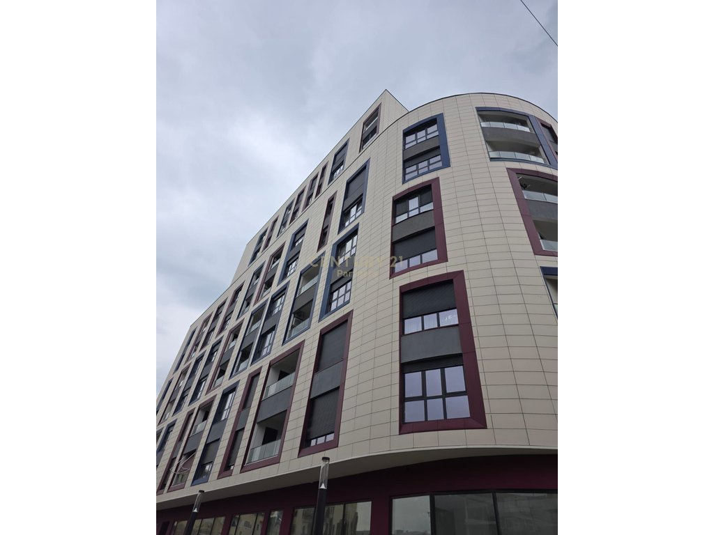OKAZION - SHESIM APARTAMENT 2+1+2 – KOMUNA E PARISIT PRANE BAR "OSLO"