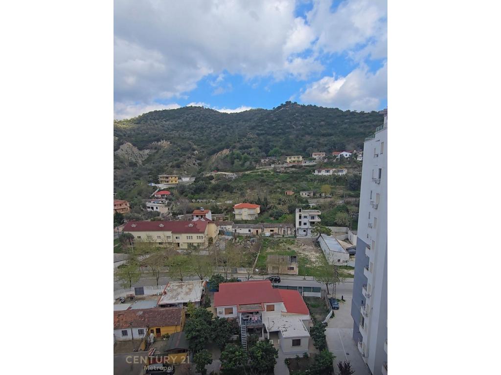 Studio  Për Shitje në Lungomare, Vlorë !