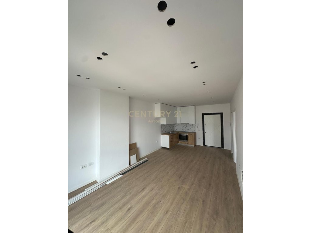 Jepet me qera apartament 1+1 tek Kompleksi “Splash Color”, Paskuqan,me administrim të paguar për tre vjet!
