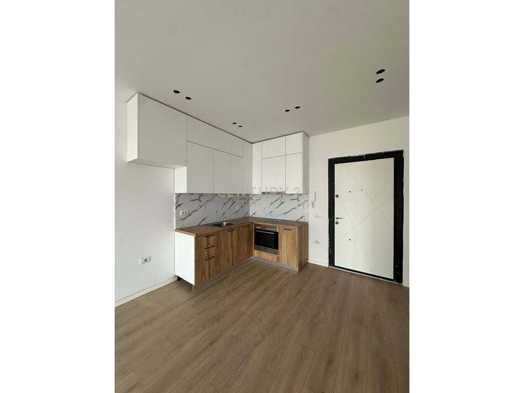 Jepet me qera apartament 1+1 tek Kompleksi “Splash Color”, Paskuqan,me administrim të paguar për tre vjet!