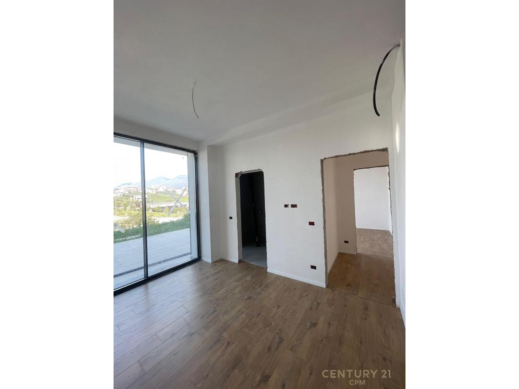 Apartament Modern 2+1+2 Poste Parkimi në Rezidencën Tulipan, Mjull - Bathore