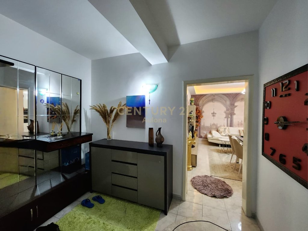 Dy Apartamente 1+1 për Shitje pranë Bulevardit Kryesor